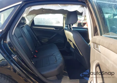 2015 Volkswagen Passat S z USA, uszkodzony, nr VIN 1VWAT7A37FC102400